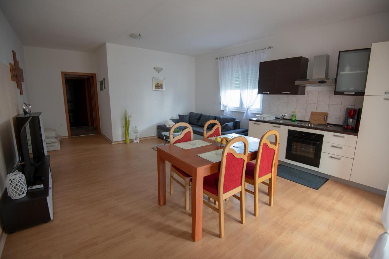 Apartments Mamut Trogir Exterior foto