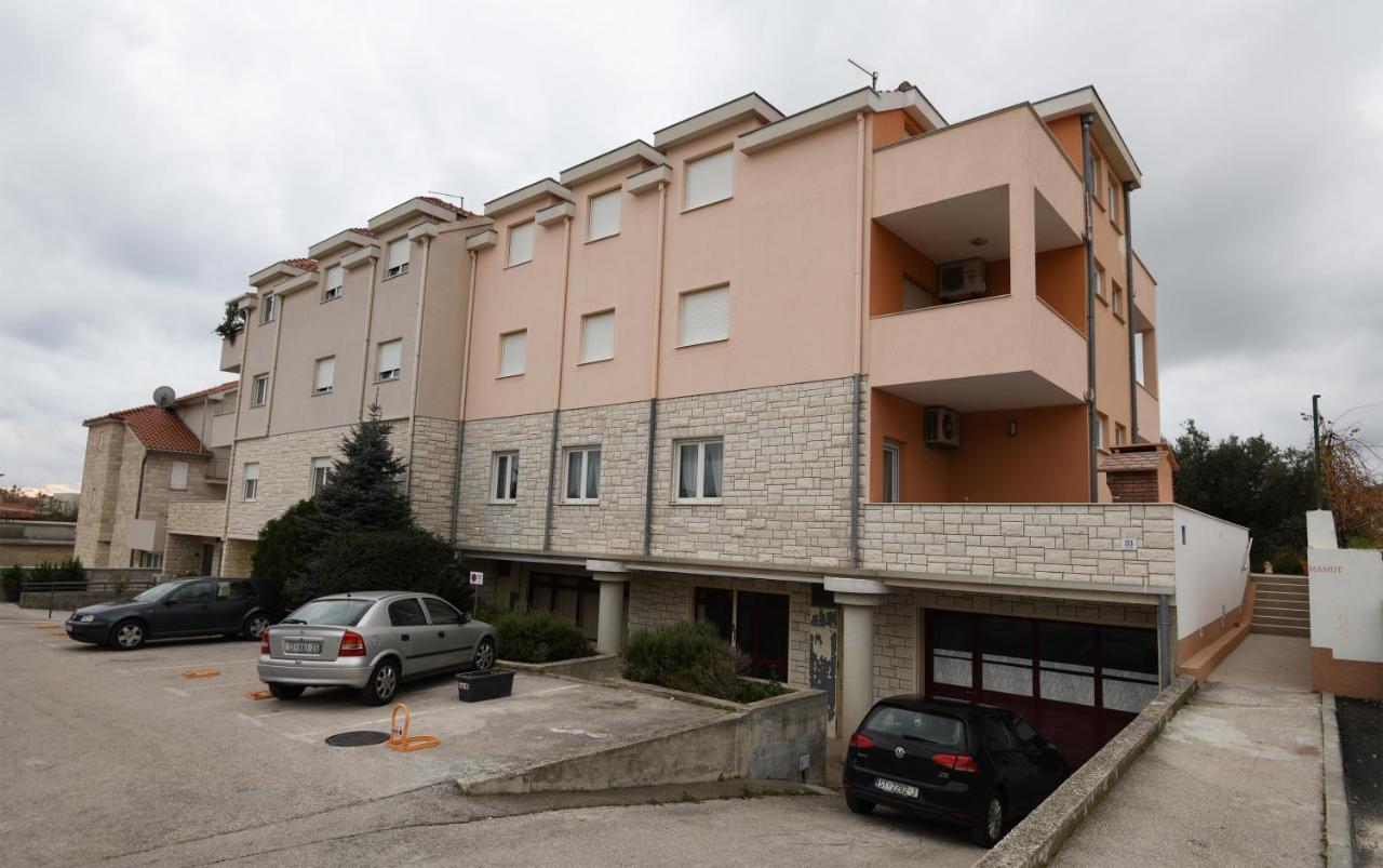 Apartments Mamut Trogir Exterior foto