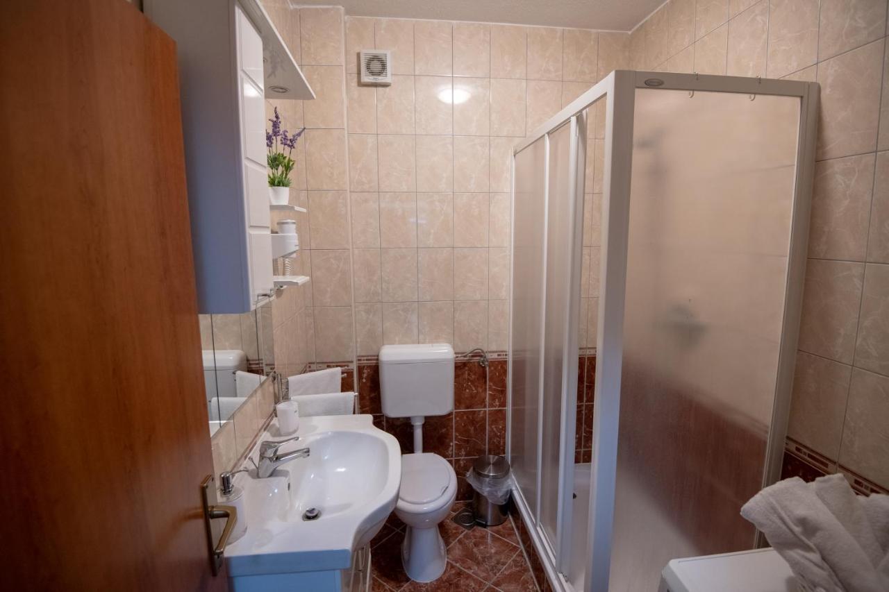 Apartments Mamut Trogir Exterior foto