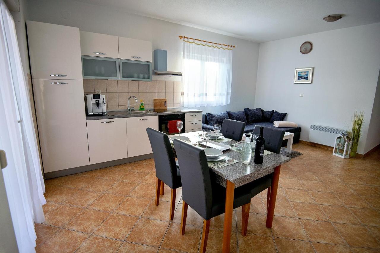 Apartments Mamut Trogir Exterior foto
