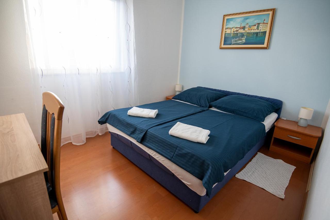 Apartments Mamut Trogir Exterior foto