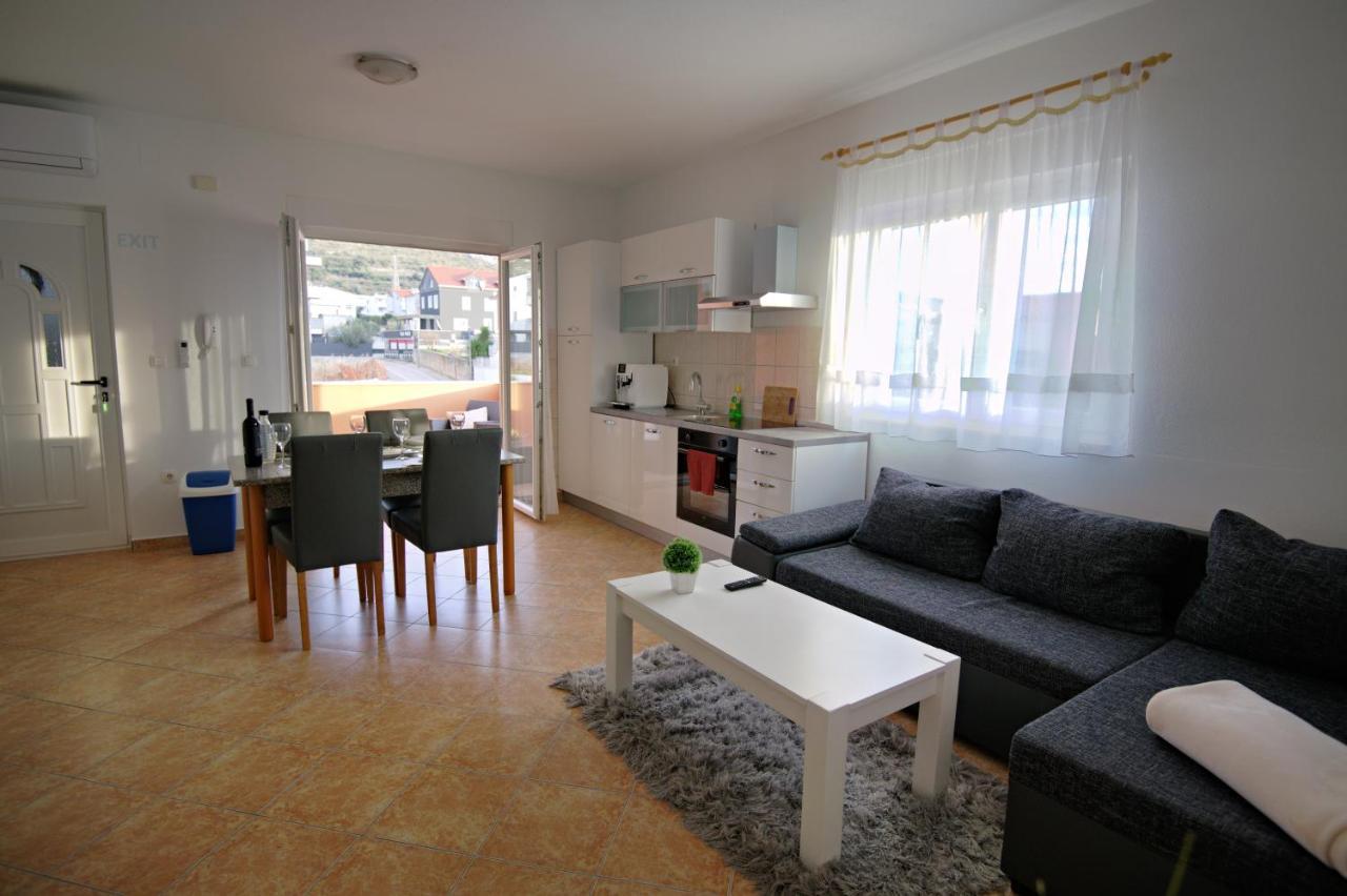 Apartments Mamut Trogir Exterior foto